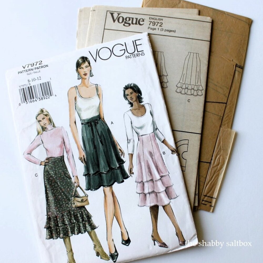 Vintage Vogue Skirt Sewing Pattern V7972 Misses Petite 8-10-12 Ruffled 2004